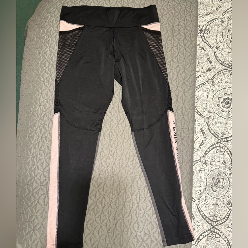 Gently used VS Pink Ultimate leggings. No rips or tears. Size - Large.